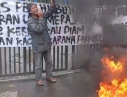 Parkir Liar di Bahu Jalan Burok Disorot, Forum Pemuda Neglasari Gelar Aksi Soroti Kinerja Dishub