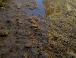 Bertahun-tahun Terabaikan, Warga Kelurahan Sepatan Keluhkan Jalan Rusak dan Langganan Banjir