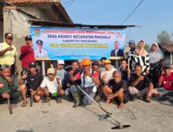 Gotong Royong Satukan Warga, LPM Desa Kramat Perkuat Semangat Kebersamaan di Kampung Pondok Panjang